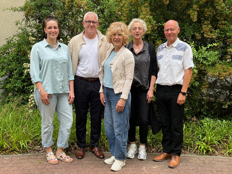 Das Bild zeigt die Mitglieder der Jury (von links nach rechts: Friederike Ewald, Jens Waldmann, Susann Arndt, Bettina Wenke, Dieter Montag).